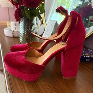Bill Blass red velvet platform heels size 9.5